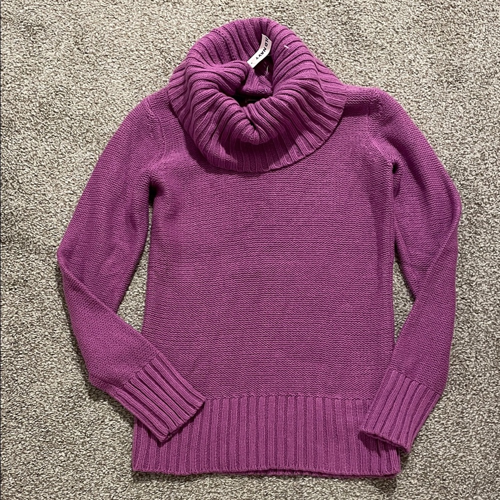 Old Navy Women's Turtleneck Sweater in Vibrant Purple